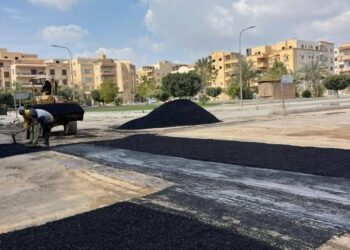 وزير الإسكان: تكثيف مشروعات شبكات الكهرباء بأراضي بيت الوطن