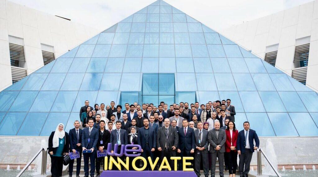 «المصرية للاتصالات» و«تنظيم الاتصالات» يحتفلان بخريجي أكاديمية «نحن نبتكر WE INNOVATE»