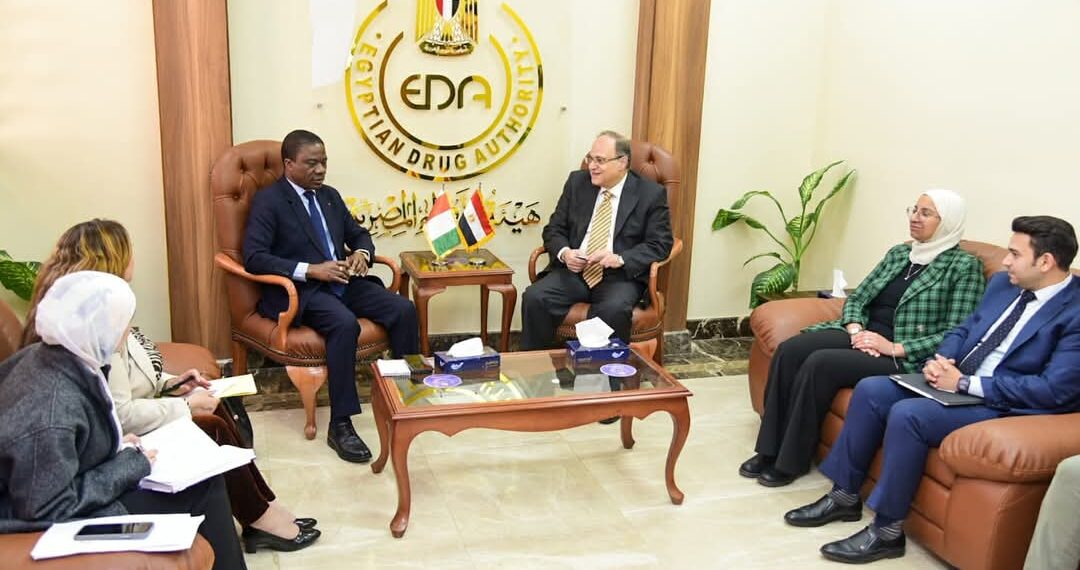 رئيس هيئة الدواء يبحث سبل تعزيز التعاون الدوائي مع السفير الإيفواري