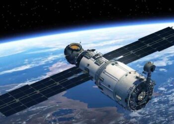 البحرين تطلق أول قمر صناعي لها إلى الفضاء