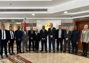 وفد فني من تنزانيا يزور المركزي للتعرف على تجربته في الأمن السيبراني