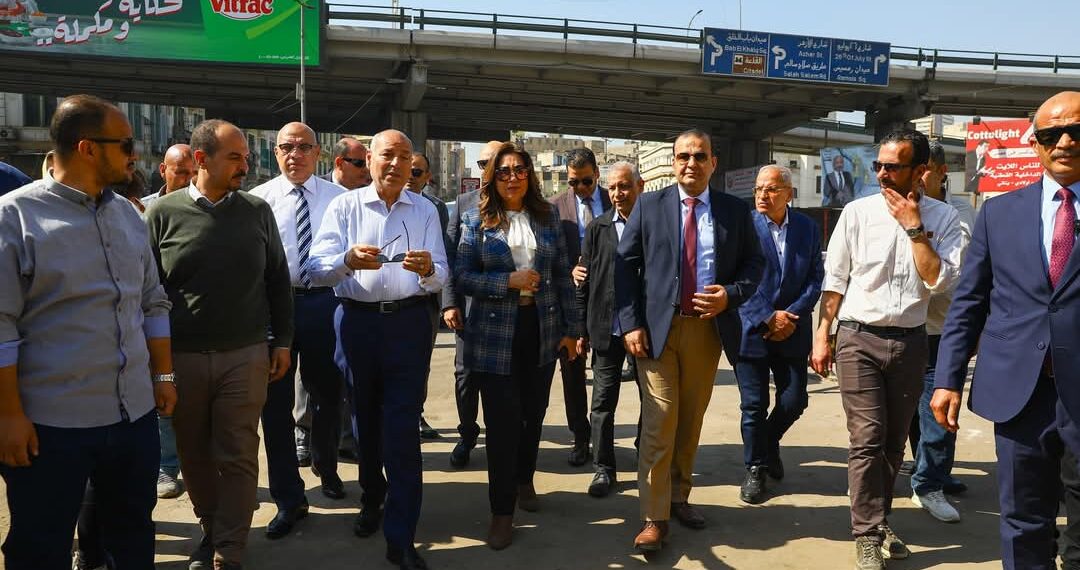 وزيرة التنمية المحلية ومحافظ القاهرة يتفقدان المرحلة الأولى من تطوير سوق العتبة