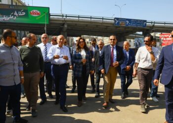 وزيرة التنمية المحلية ومحافظ القاهرة يتفقدان المرحلة الأولى من تطوير سوق العتبة