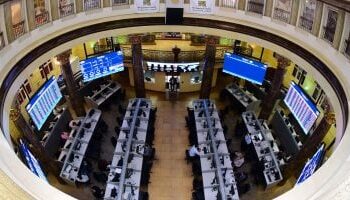 صعود جماعي لمؤشرات البورصة بختام التعاملات