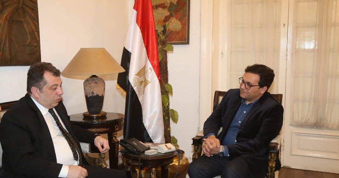 وزير الثقافة يلتقي السفير الأرميني لبحث سبل تعزيز التعاون الثقافي