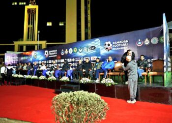 رئيس هيئة الشراء الموحد يفتتح الدورة الرمضانية لكرة القدم