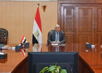 وزير الري يتابع أعمال تطوير منظومة المراقبة والتشغيل بالسد العالي