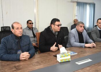 وزير الإسكان يلتقي ممثلي الشركات العاملة بمشروع حدائق تلال الفسطاط