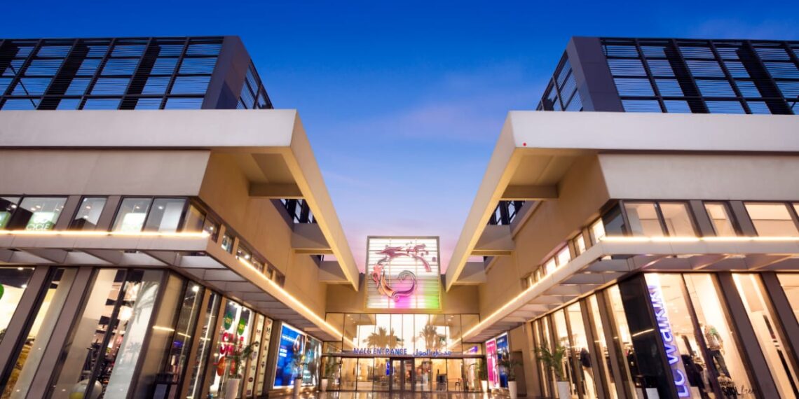 الفطيم العقارية تحتفل بعيد الأم من خلال سداد ديون الأمهات الغارمات