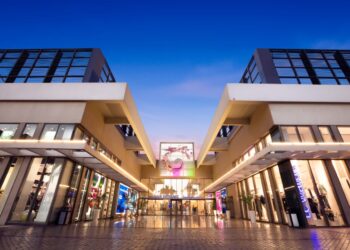 الفطيم العقارية تحتفل بعيد الأم من خلال سداد ديون الأمهات الغارمات