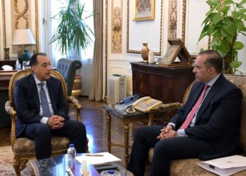 رئيس الوزراء يستعرض عددا من الملفات المهمة لمناقشتها عبر آلية «الحوار الوطني»   