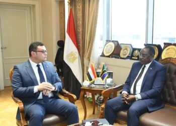 وزير الإسكان يستقبل السفير التنزاني لبحث تعزيز فرص ومجالات التعاون 