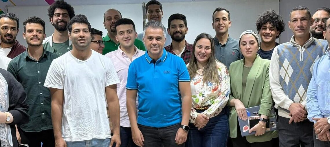 فريق عمل مؤسسة شباب القادة يجتمع لمناقشة خطة برامج تمكين النشء والفتيات