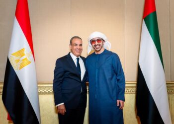 وزير الخارجية يعقد لقاءً مع نظيره الإماراتي