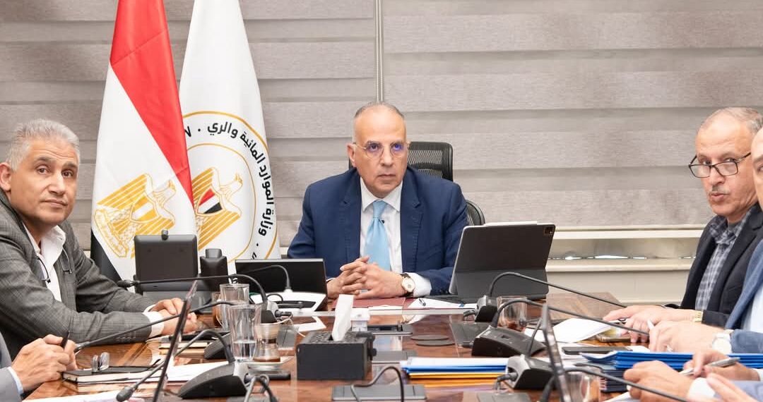 وزير الري يتابع حالة الري بالمحافظات 