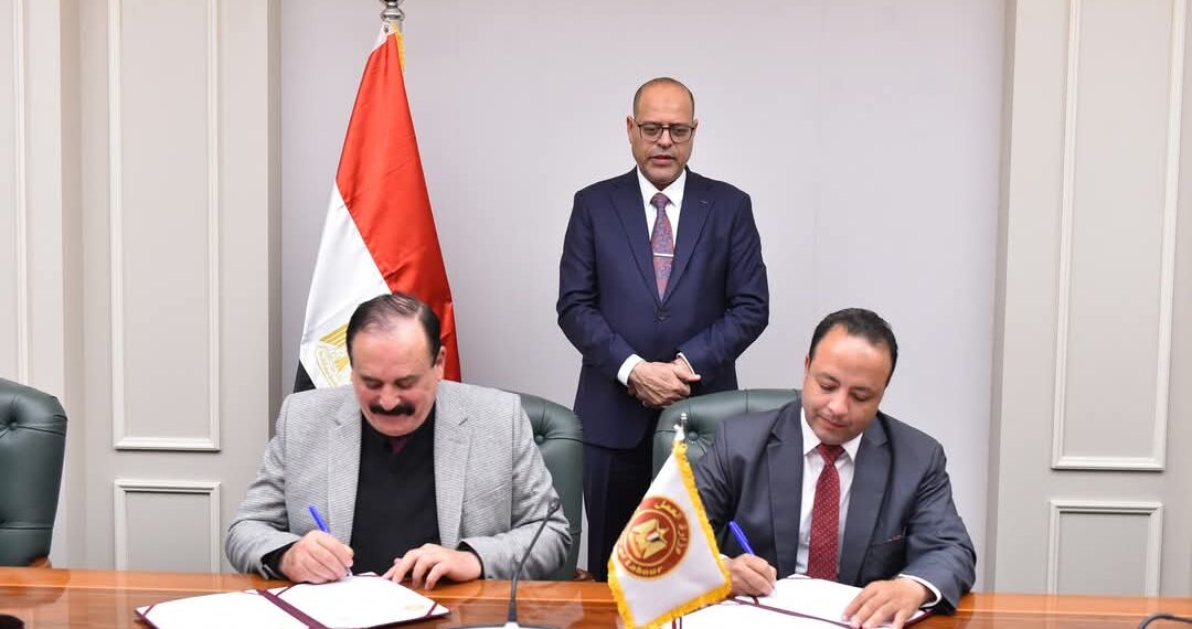 وزير العمل يُوّقع على بروتوكول تعاون مع كومبليو للخدمات التوظيفية الإيطالية