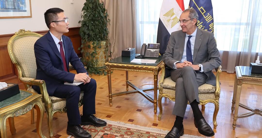 وزير الاتصالات وتكنولوجيا المعلومات يلتقي الرئيس التنفيذي الجديد لشركة هواوي مصر   