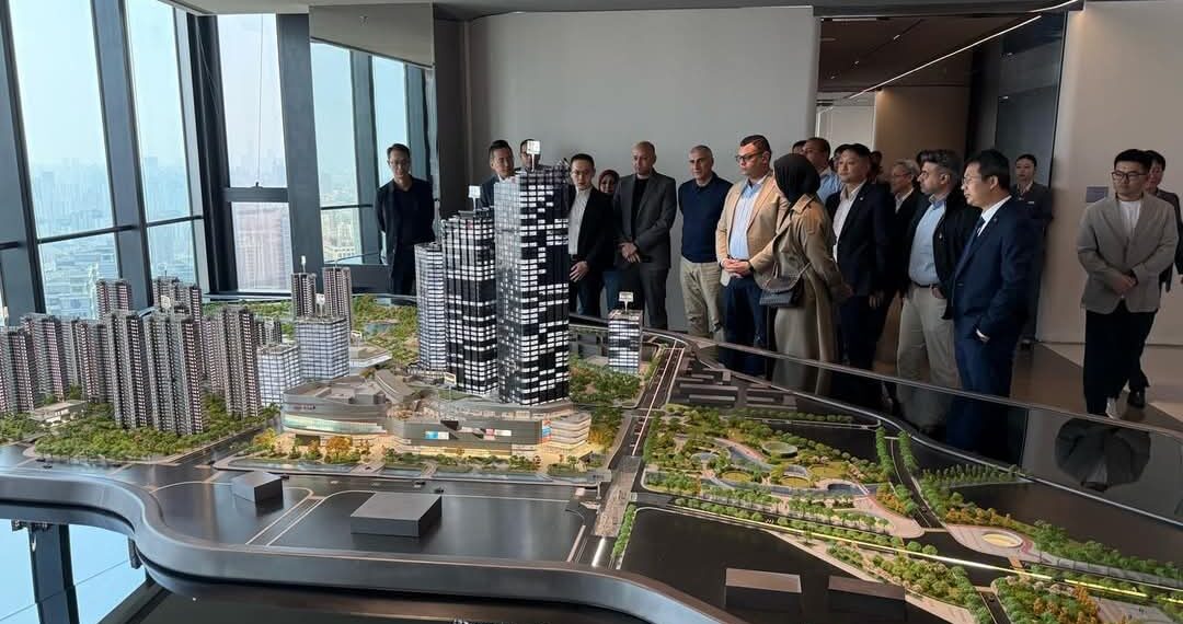 وزير الإسكان يتفقد منطقة الأعمال المركزية بمدينة «شنغهاي» الصينية