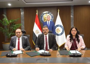 وزير البترول يشهد توقيع نموذج اتفاقية مع شركة أنجلو جولد اشانتي    