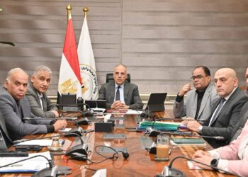 وزير الري يتابع حالة المنظومة المائية بالمنيا   