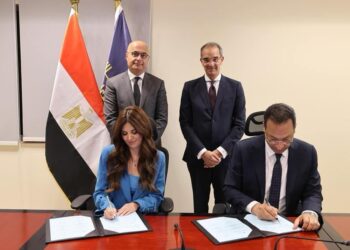 “الاتصالات” تتعاون مع “مايكروسوفت” لتدريب 100 ألف شاب وموظف على الذكاء الاصطناعى