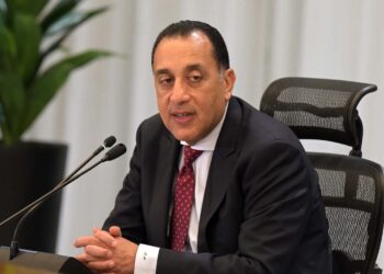 رئيس الوزراء يهنئ وزير الدفاع بعيد تحرير سيناء   