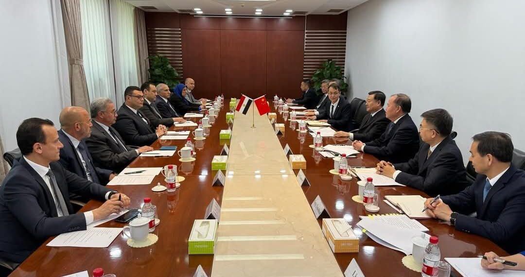 وزير الإسكان يلتقي نظيره الصيني في «بكين» لبحث سبل التعاون المستقبلي