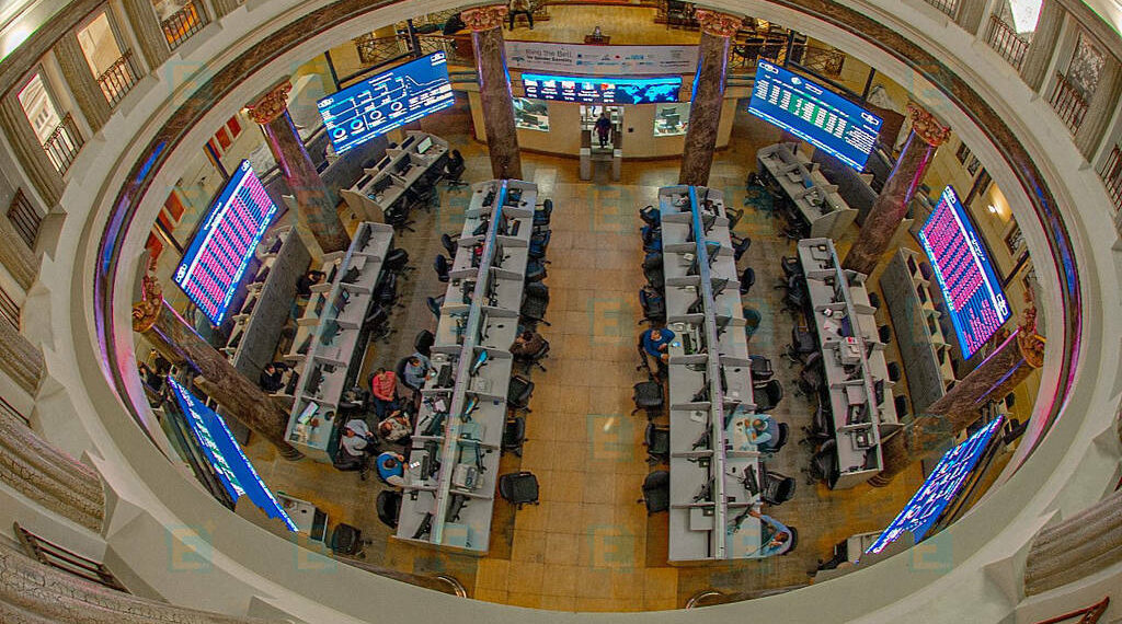 مشتريات عربية تصعد ببورصة مصر أعلى مستوى 31000 نقطة