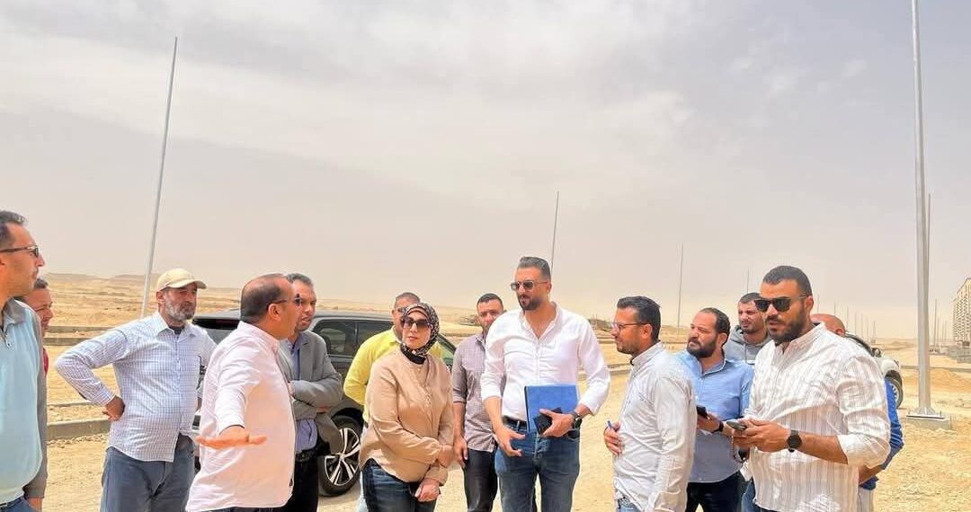 وزير الإسكان يتابع تقدم الأعمال بمشروعات المرحلة العاجلة بمدينة السويس الجديدة