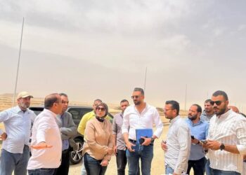 وزير الإسكان يتابع تقدم الأعمال بمشروعات المرحلة العاجلة بمدينة السويس الجديدة