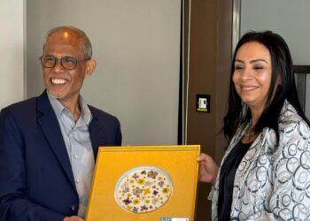 مايا مرسي تلتقي وزير الأسرة والتنمية الاجتماعية بسنغافورة