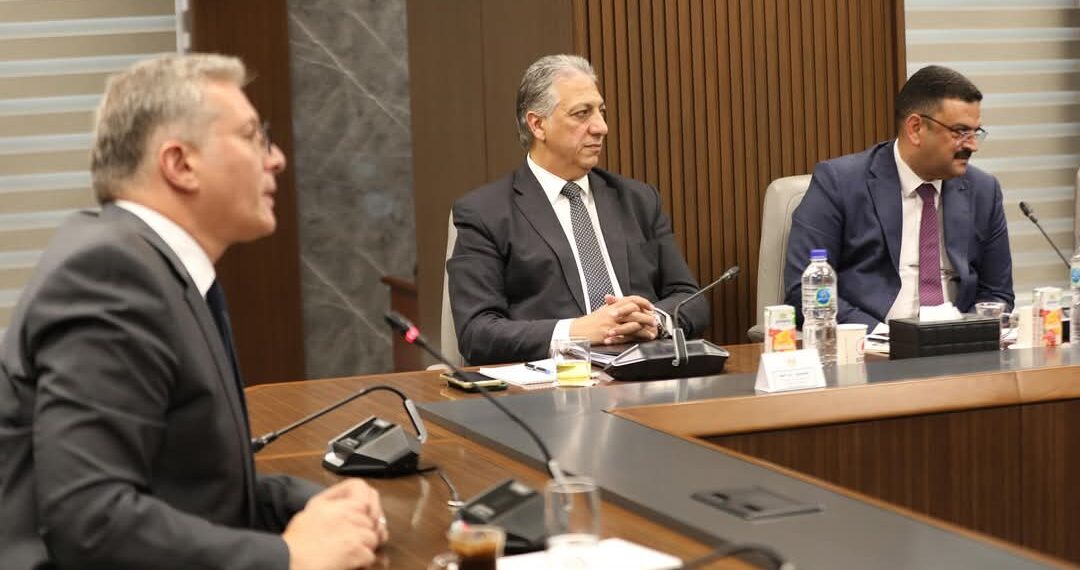 وزير البترول يبحث مع النقابة العامة للمناجم والمحاجر التعاون في تطوير قطاع التعدين