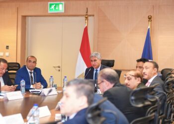 وزير السياحة والآثار يترأس اجتماع مجلس إدارة المجلس الأعلى للآثار