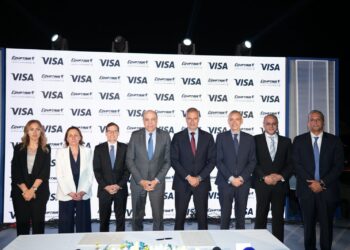 فيزا توقع إتفاقية شراكة حصرية مع مصر للطيران 