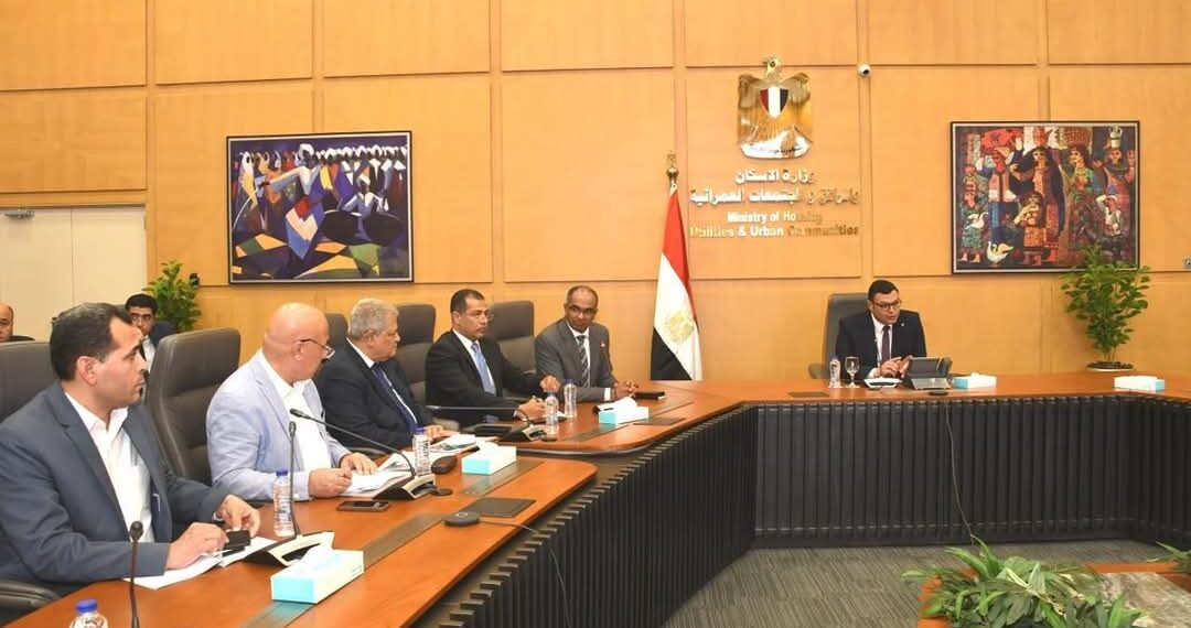 وزير الإسكان يتابع مشروعات حياة كريمة بالأقصر والفيوم وكفر الشيخ
