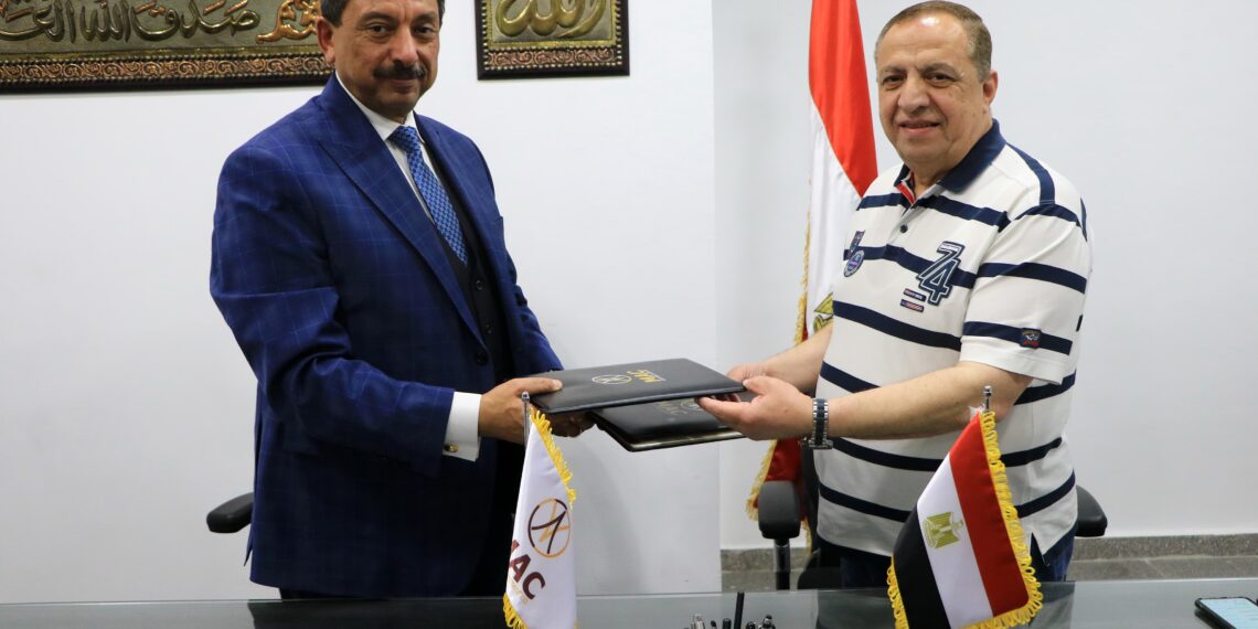 عمرو الكباريتي يوقع عقود اتفاقية مشروع لوجستي جديد في العاشر من رمضان