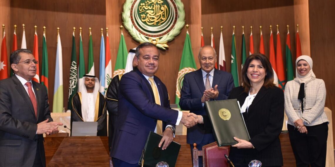 تكريم الرئيس التنفيذي لمصرف «أبو ظبي الإسلامي- مصر» كأحد أبرز قادة الاستدامة المؤثرين 