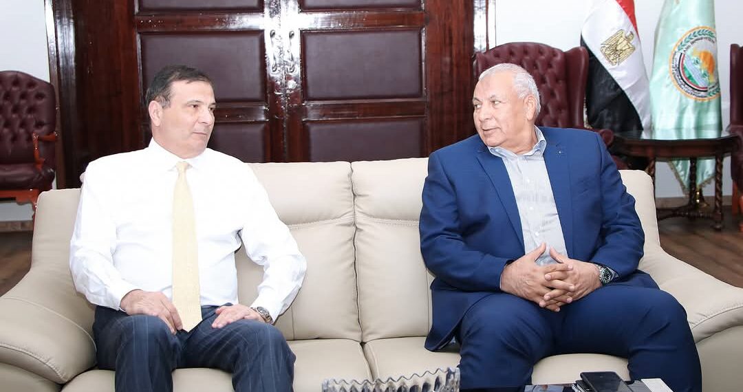 وزير الزراعة يبحث مع محافظ الوادي الجديد ملفات التعاون المشترك