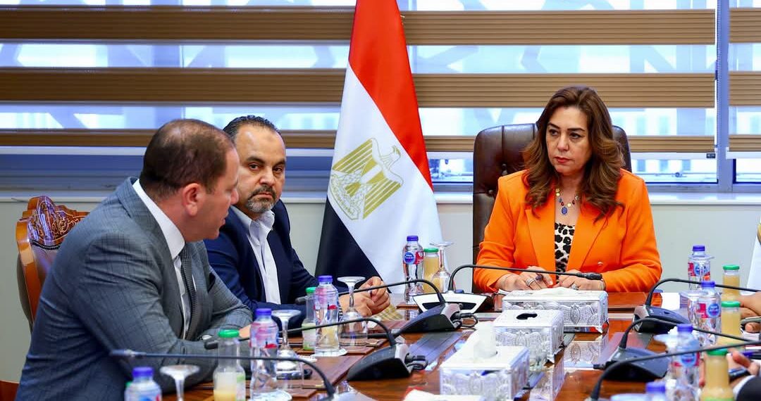 وزيرة التنمية المحلية تتابع الاستعدادات الخاصة بعقد مؤتمر المسئولية المجتمعية والسكن الكريم