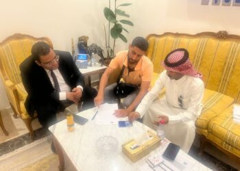 وزير العمل يعلن إنهاء أزمة عمال مصريين مع صاحب عمل سعودي