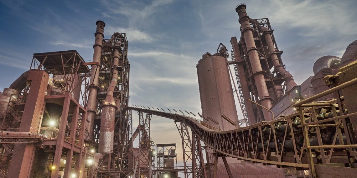 لافارچ مصر ترعى فعاليتين رائدتين حول الاستدامة وصناعة الأسمنت