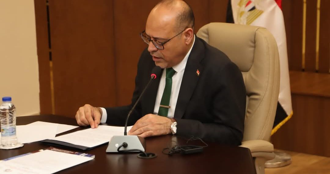 وزير العمل يوجه بُسرعة متابعة عمالة غير منتظمة ضحايا انقلاب سيارة نصف نقل بالمنوفية