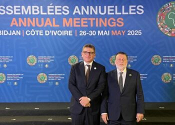 محافظ المركزي يهنئ خالد شريف لانتخابه مديرًا تنفيذيًا ببنك التنمية الإفريقي