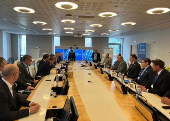 وزير الكهرباء يتفقد مصانع توربينات محطة الضبعة النووية بفرنسا