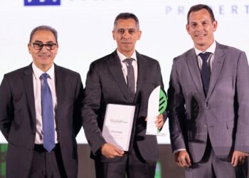 تكريم مصر إيطاليا العقارية بجائزة شنايدر إلكتريك للاستدامة 2024