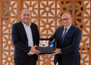 سعيد زعتر يسلّم راية القيادة التنفيذية لمجموعة كونتكت المالية إلى جون سعد