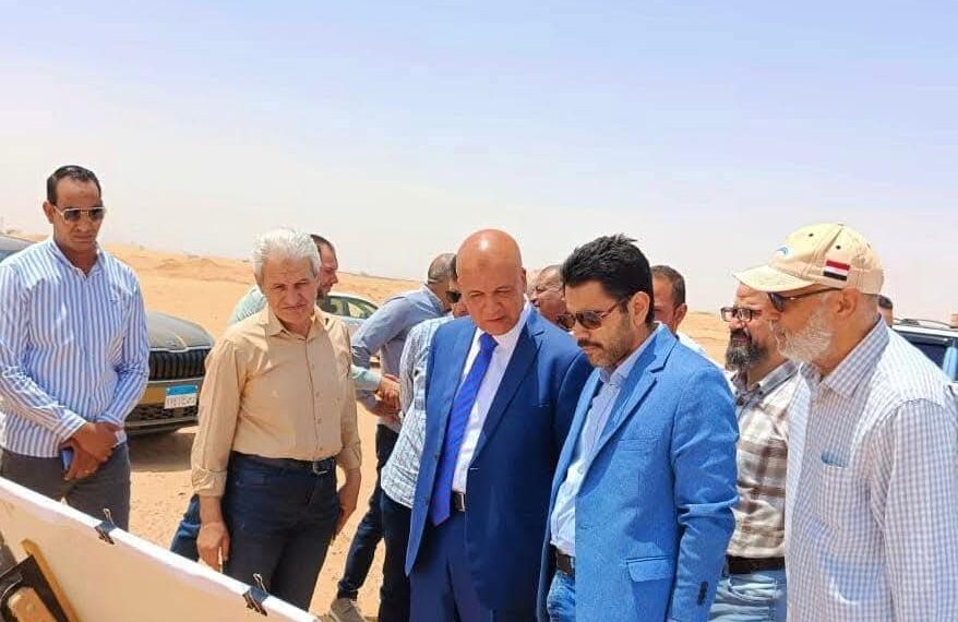 وزير الإسكان يتابع مشروعات المرافق الجاري تنفيذها بالعبور الجديدة والأراضي المضافة لها
