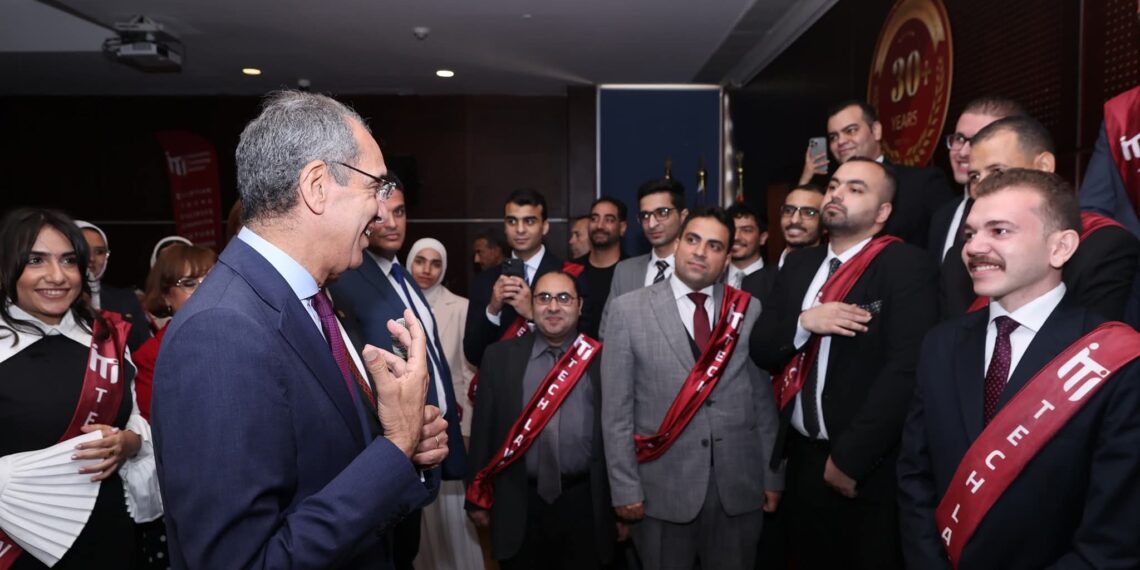 وزير الاتصالات يشهد تخريج الدفعة الأولى لبرنامج القانون والتكنولوجيا