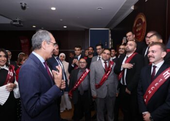 وزير الاتصالات يشهد تخريج الدفعة الأولى لبرنامج القانون والتكنولوجيا