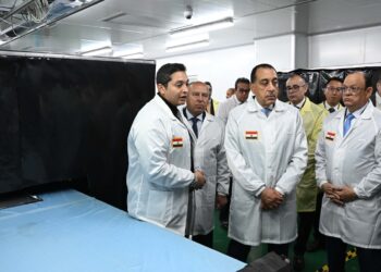 رئيس الوزراء يتفقد مصنع صافي جروب بمدينة 6 أكتوبر